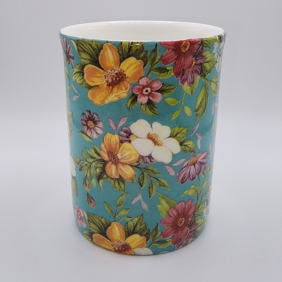 Allyn Nelson Collection Fine Bone China English Teacup.  Purchased in England - Picture 4 of 6